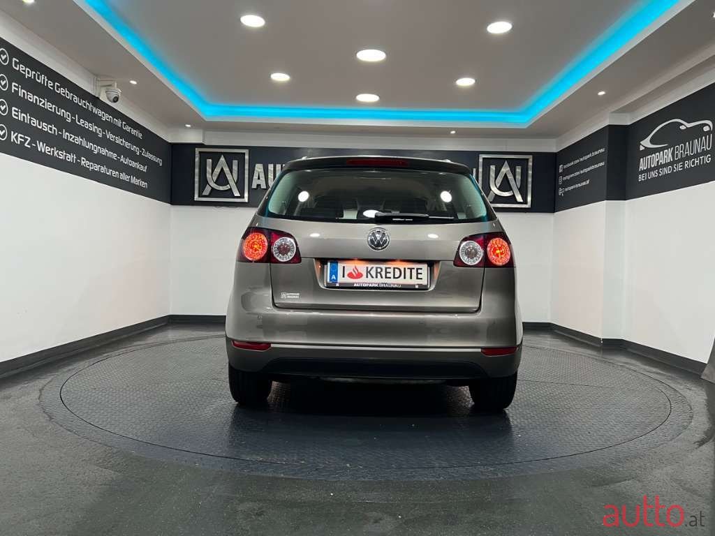 2010' Volkswagen Golf photo #5