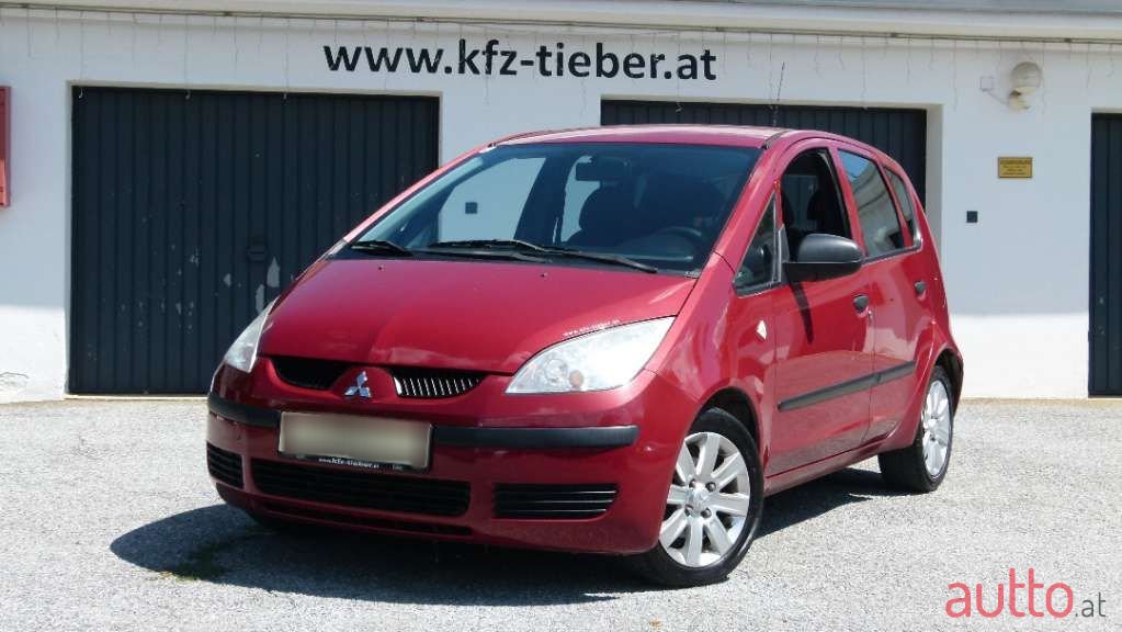 2009' Mitsubishi Colt photo #1