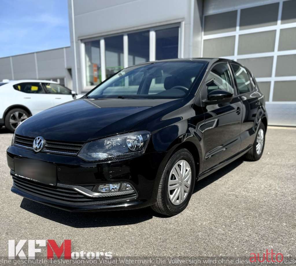 2016' Volkswagen Polo photo #2