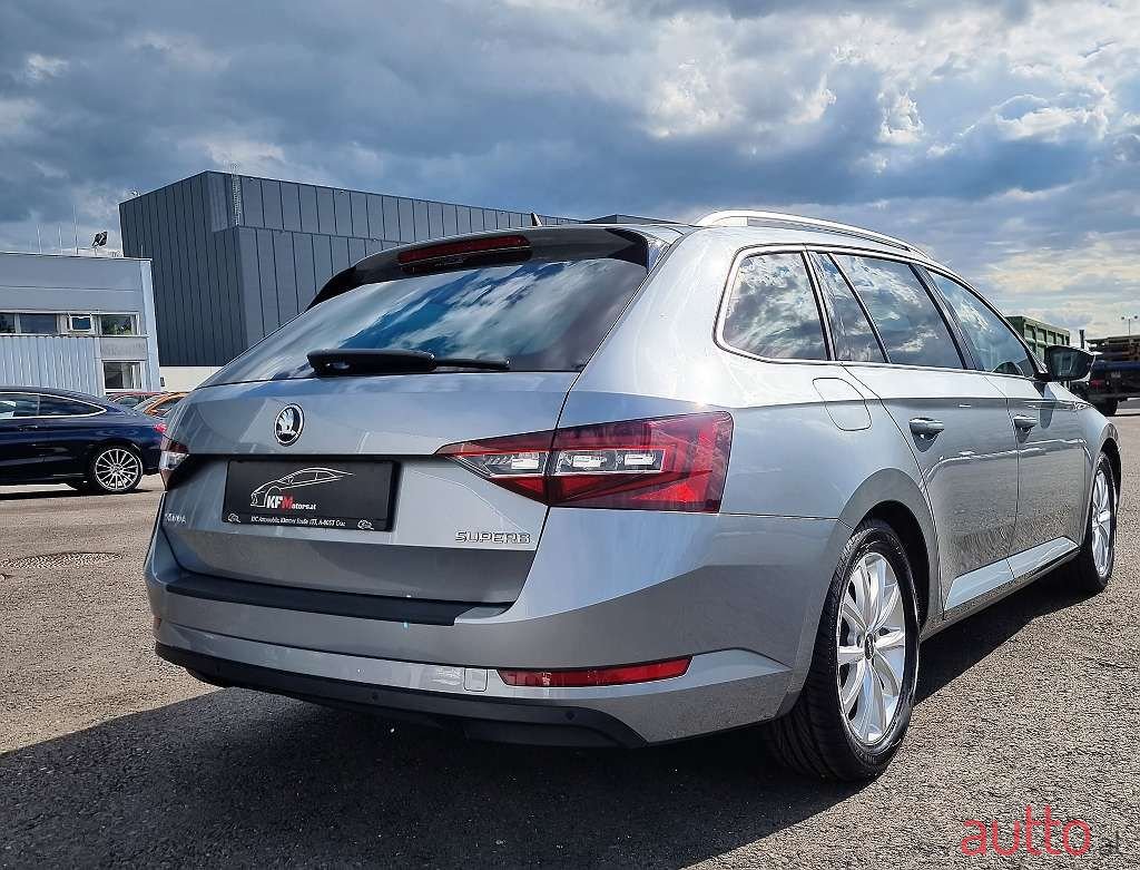 2018' Skoda Superb photo #4