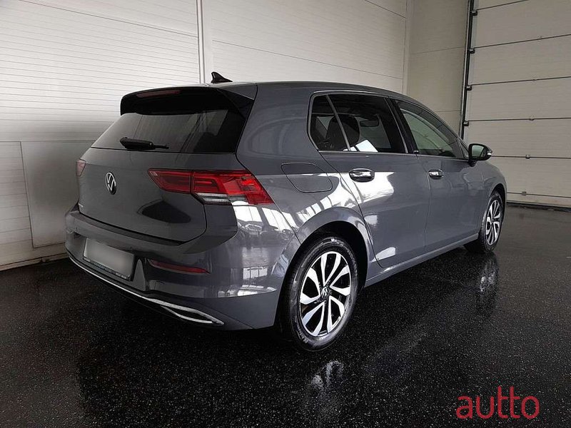 2022' Volkswagen Golf photo #2