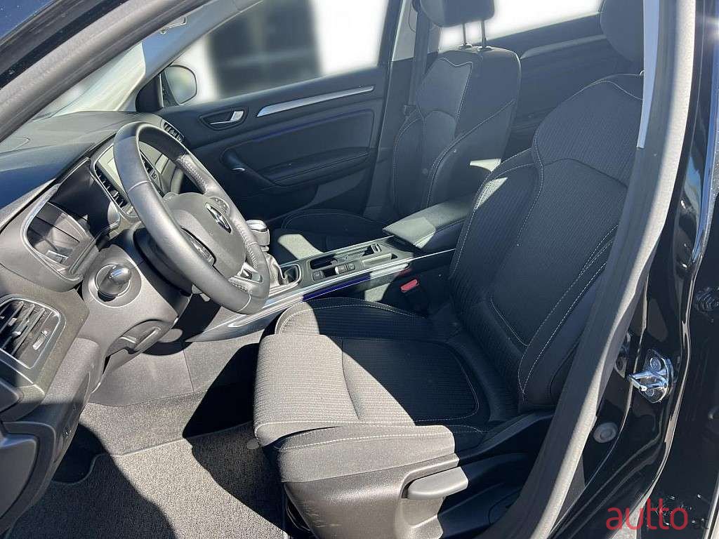 2021' Renault Megane photo #5