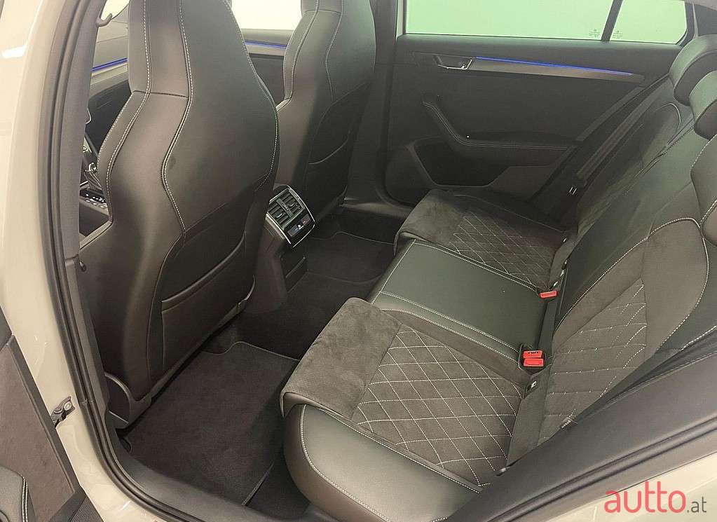 2021' Skoda Superb photo #4