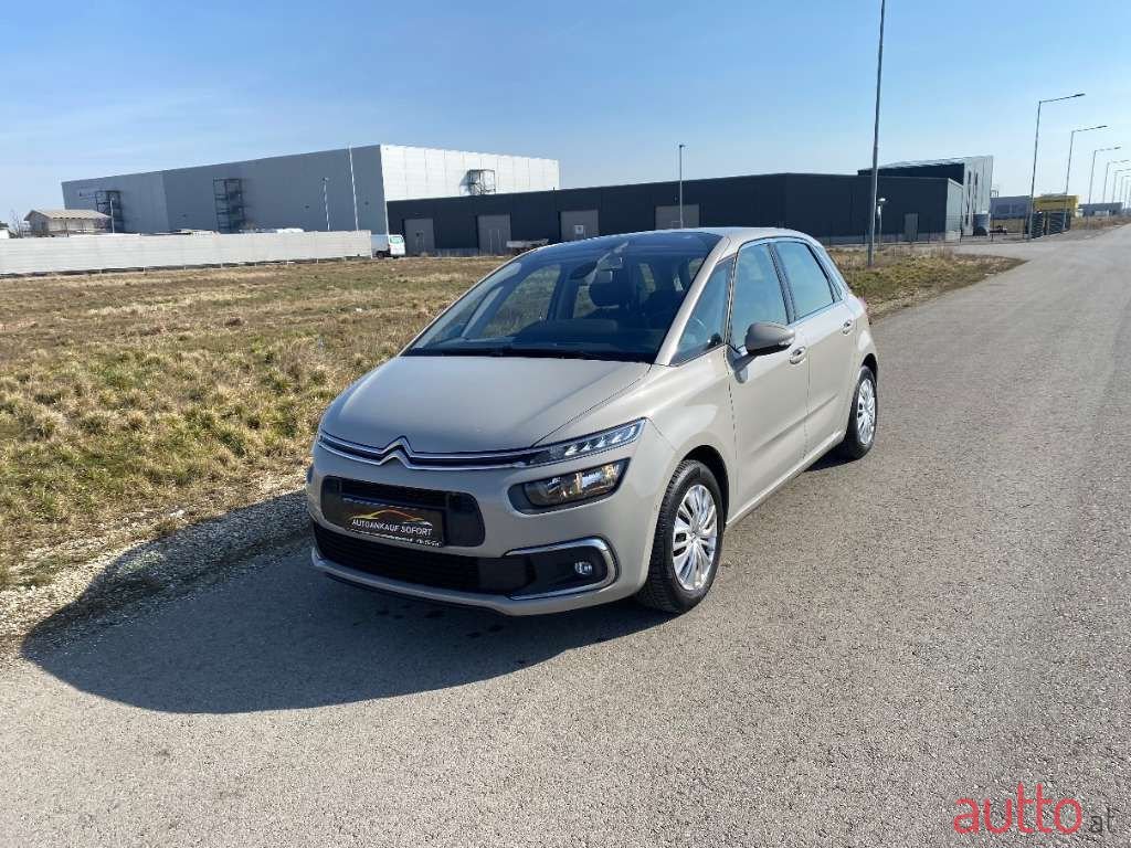 2017' Citroen C4 Picasso photo #1