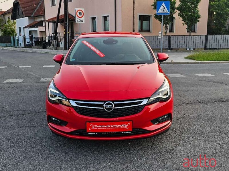 2017' Opel Astra photo #2