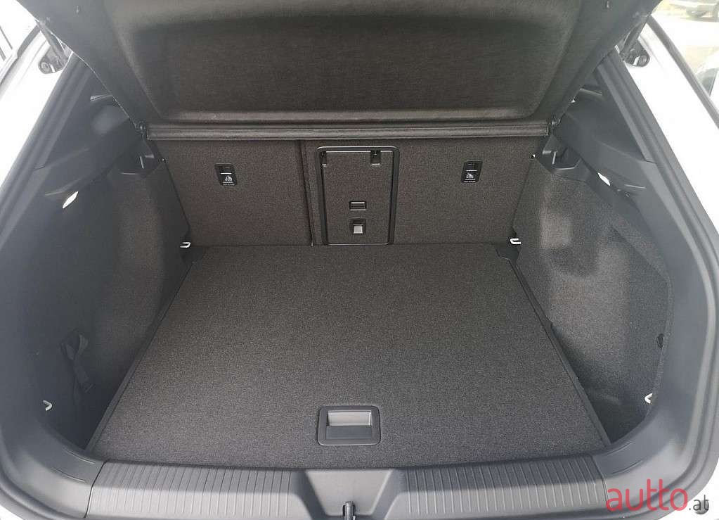 2023' Volkswagen ID.4 photo #6