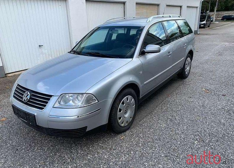 2001' Volkswagen Passat photo #1