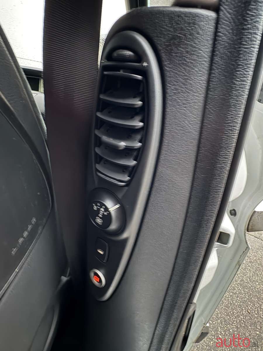 2013' Citroen C8 photo #6