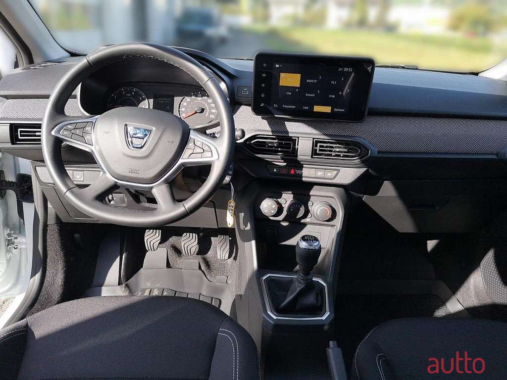 2022' Dacia Jogger photo #4