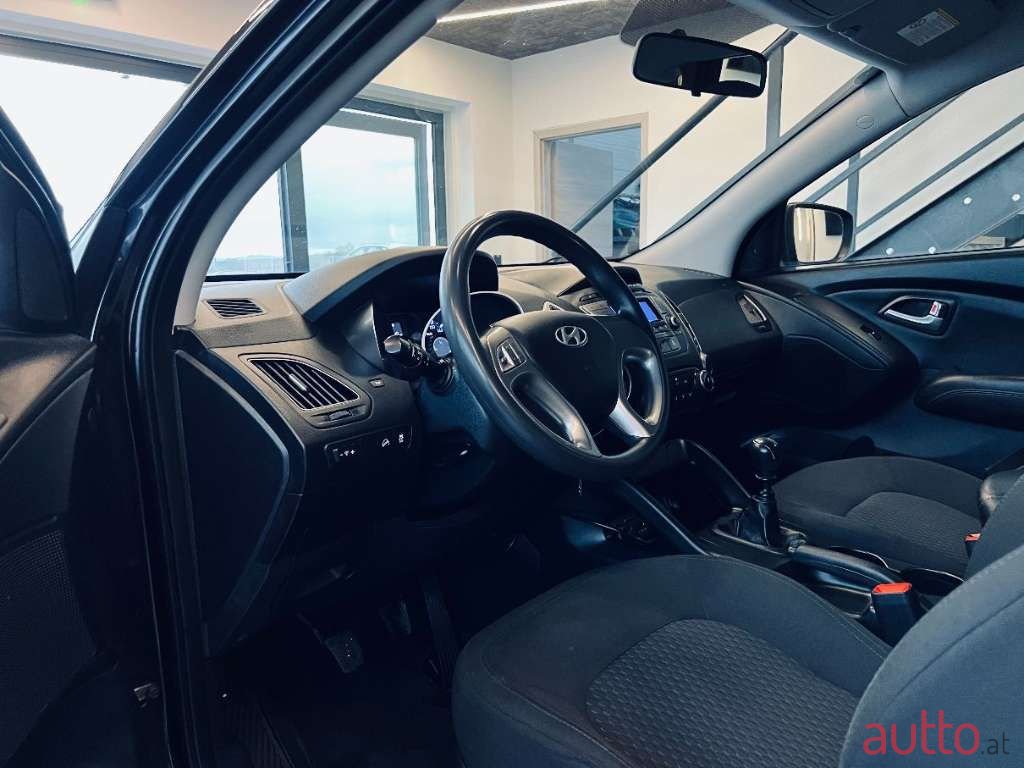 2010' Hyundai ix35 photo #6