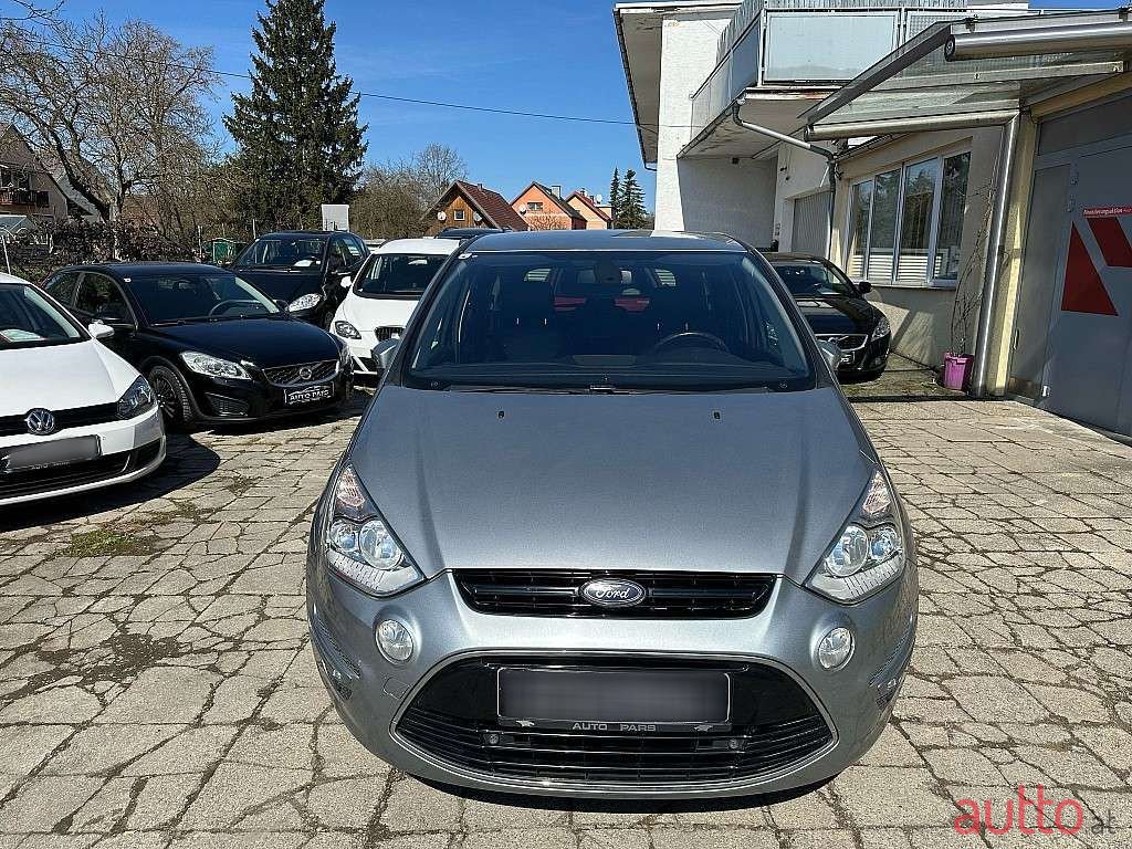 2015' Ford S-Max photo #2