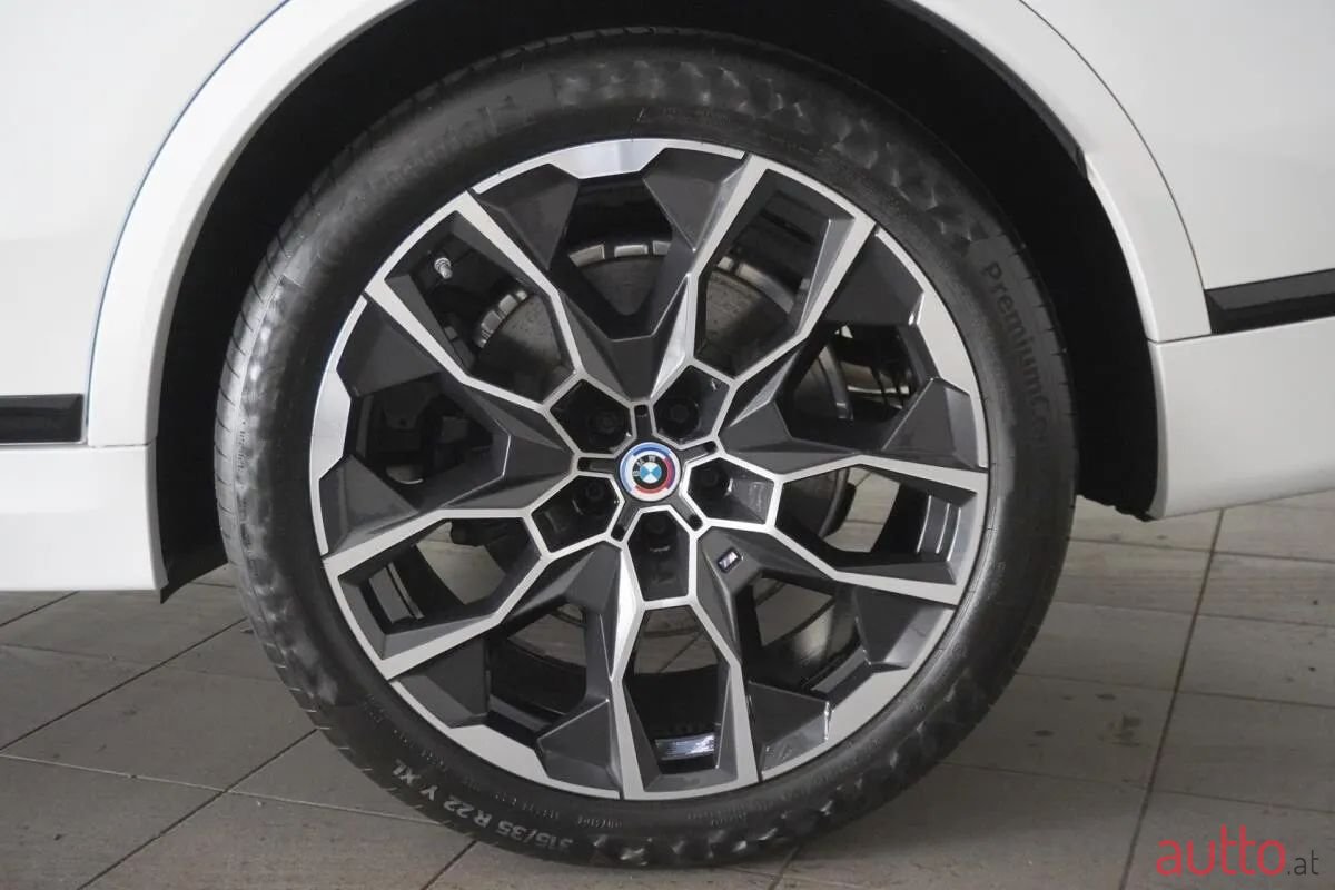 2023' BMW X7 photo #5