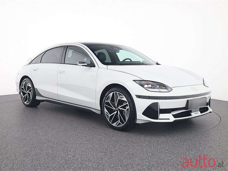 2023' Hyundai Ioniq 6 photo #5