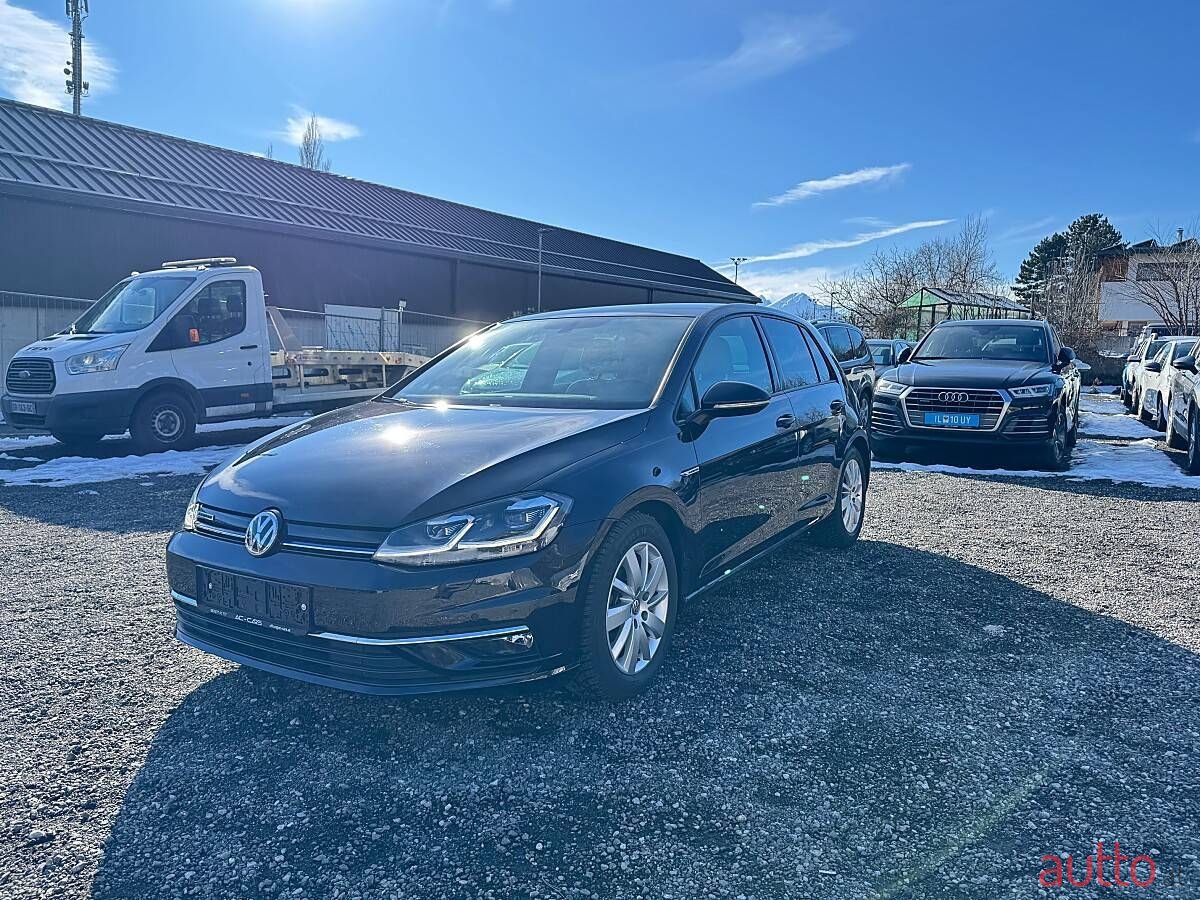 2020' Volkswagen Golf photo #3