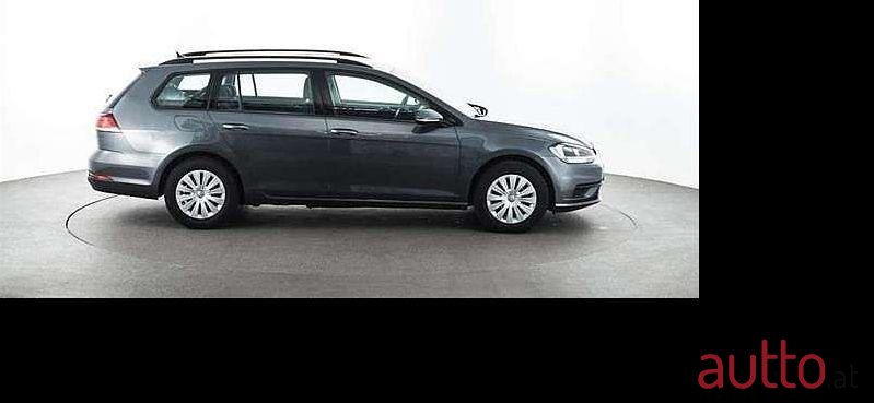 2018' Volkswagen Golf photo #1