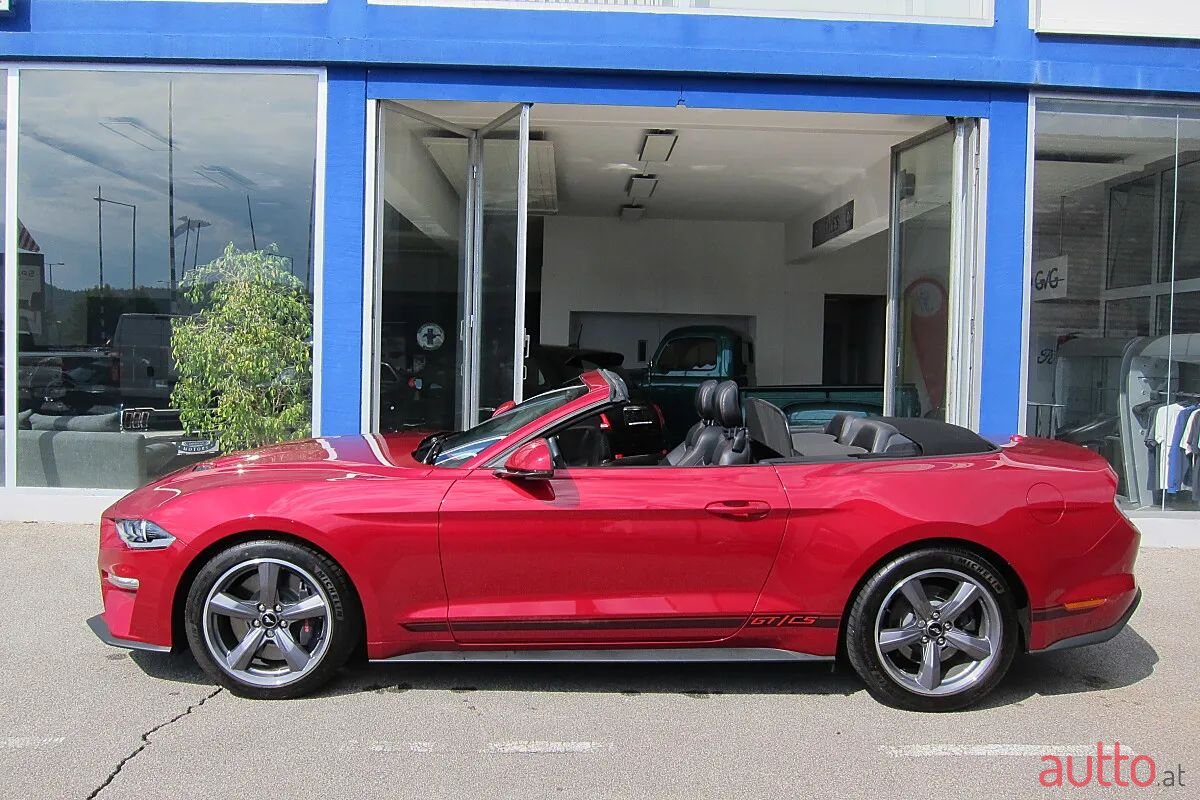 2022' Ford Mustang photo #2