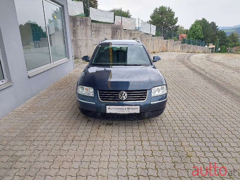 2004' Volkswagen Passat photo #1