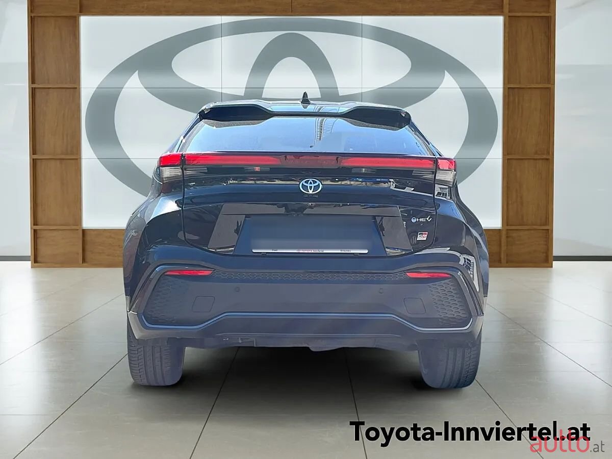 2023' Toyota C-HR photo #3