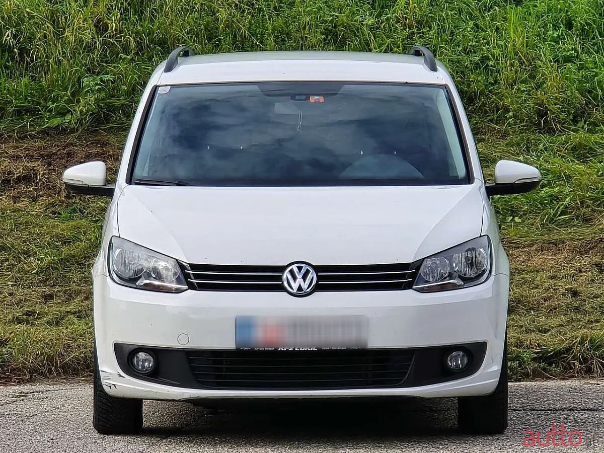 2013' Volkswagen Touran photo #6