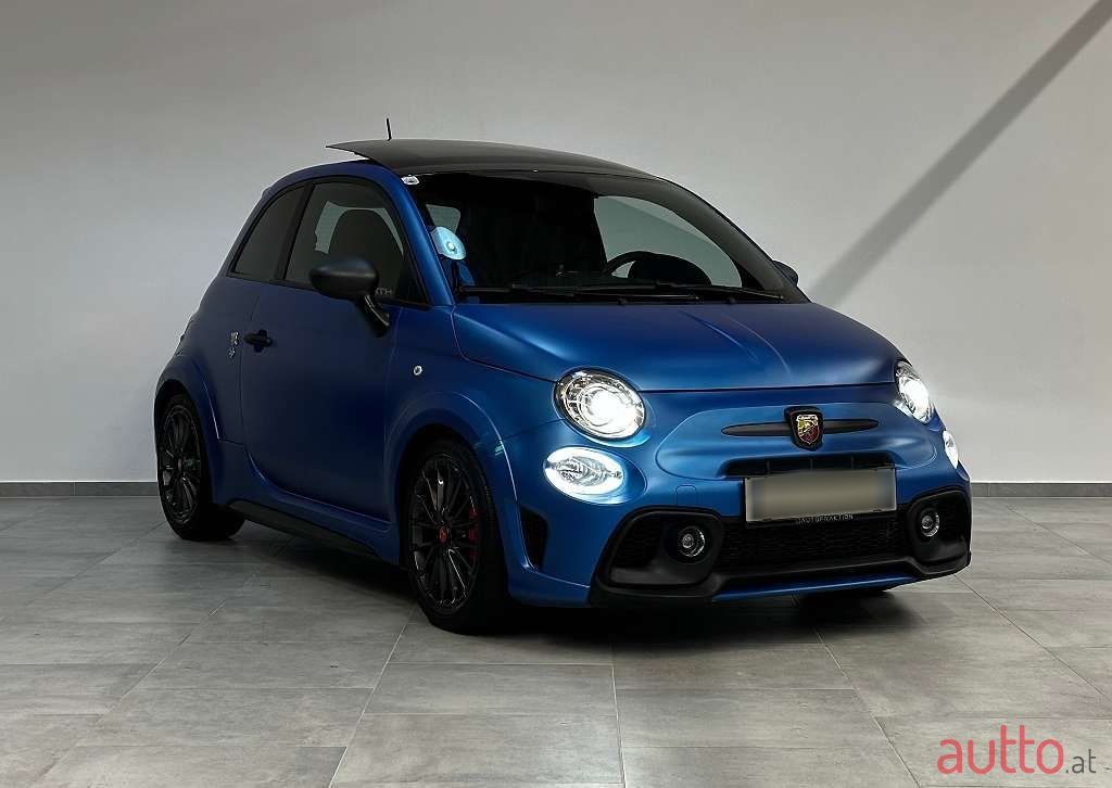 2021' Fiat 500 Abarth photo #3