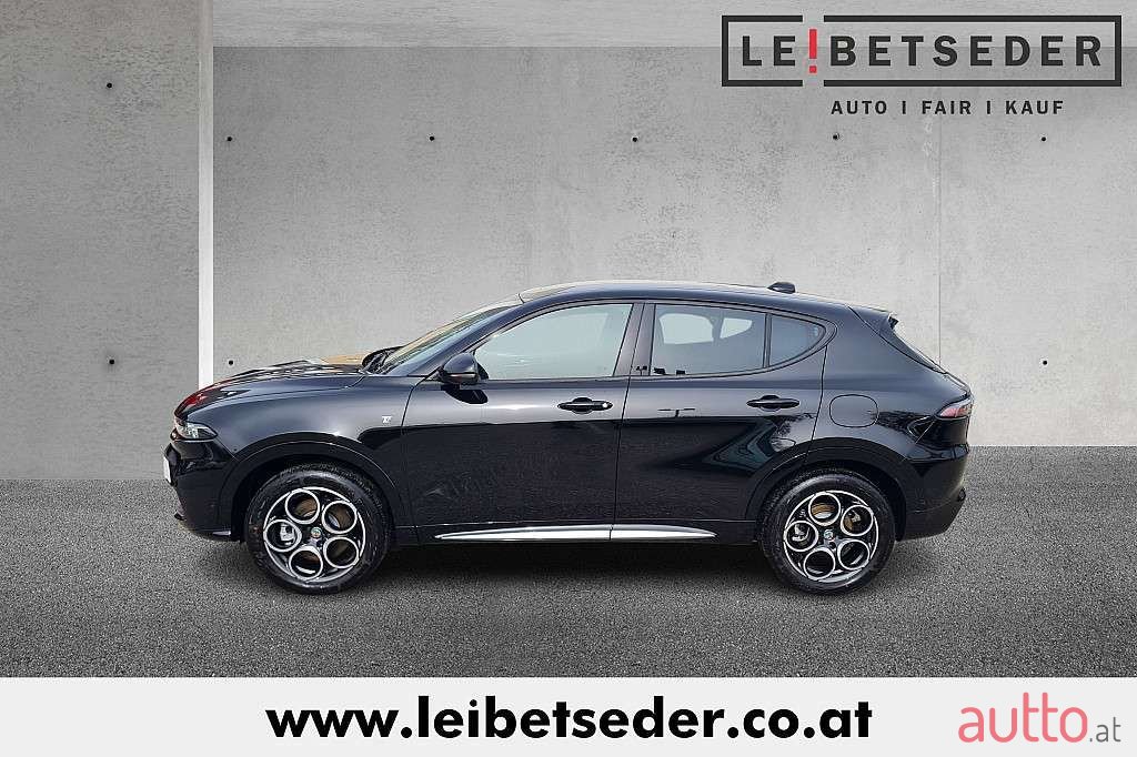 2023' Alfa Romeo Tonale photo #2