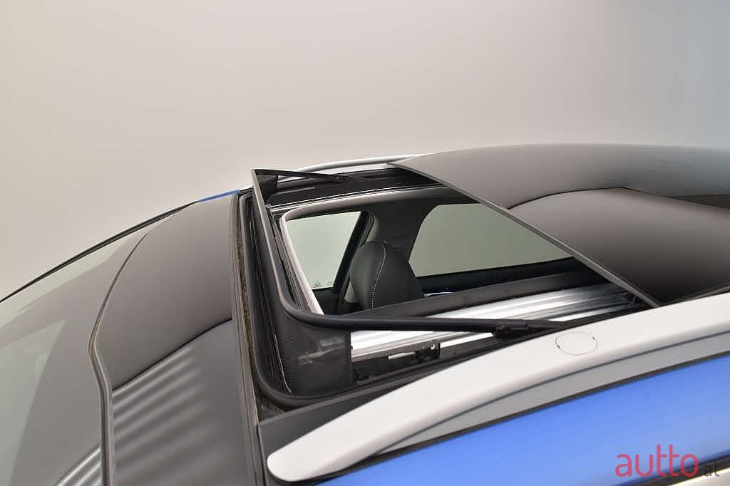 2022' Kia Xceed photo #5