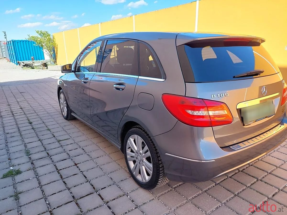 2013' Mercedes-Benz B-Klasse photo #6