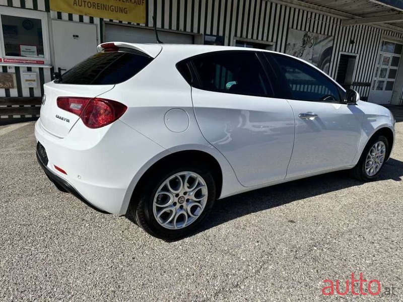 2019' Alfa Romeo Giulietta photo #6