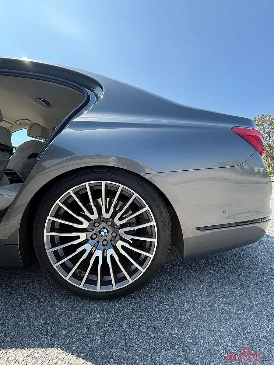 2017' BMW 7Er-Reihe photo #2