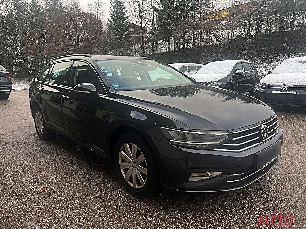2020' Volkswagen Passat photo #2