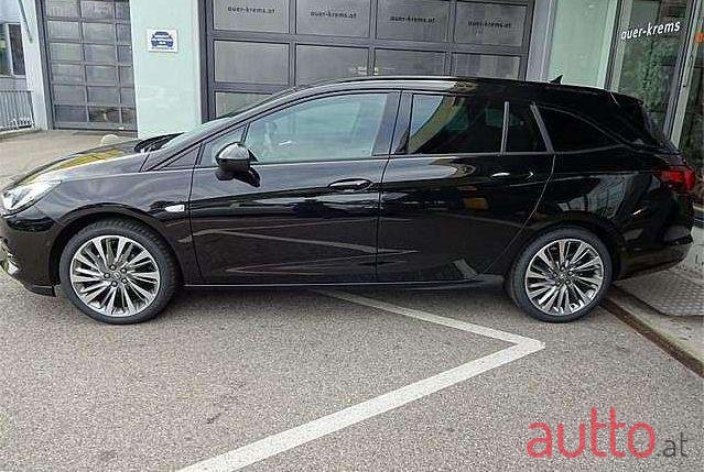 2020' Opel Astra photo #1
