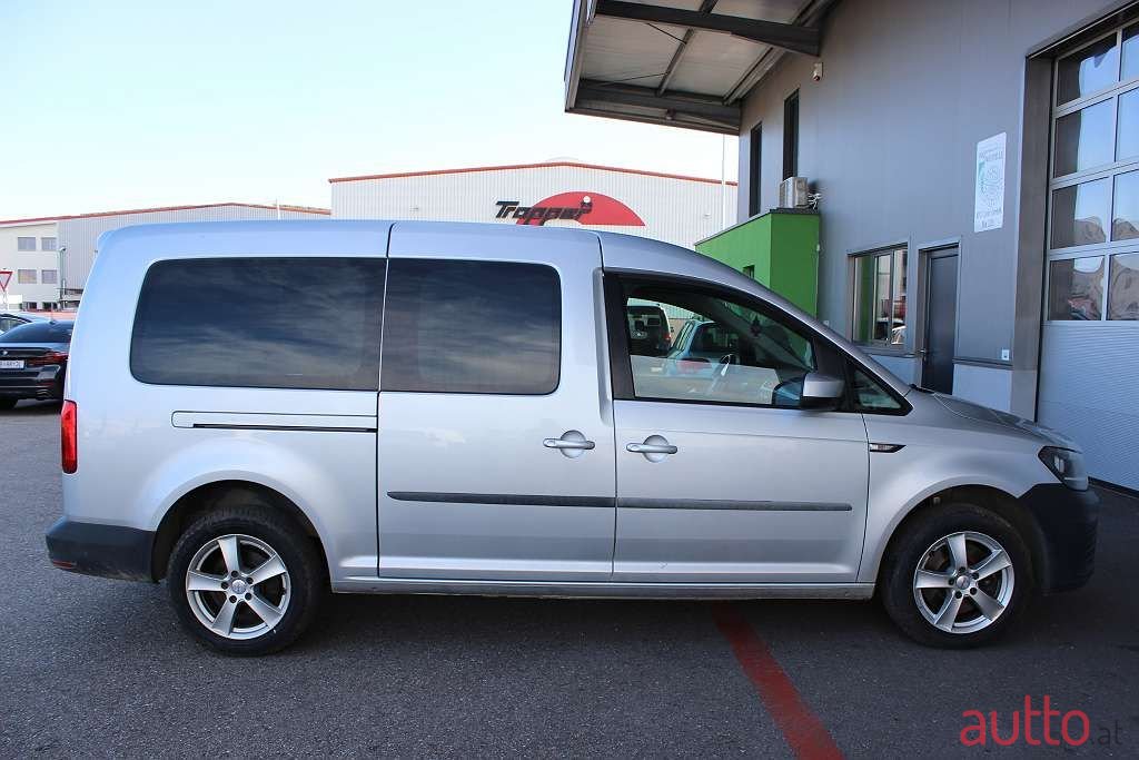 2017' Volkswagen Caddy photo #5