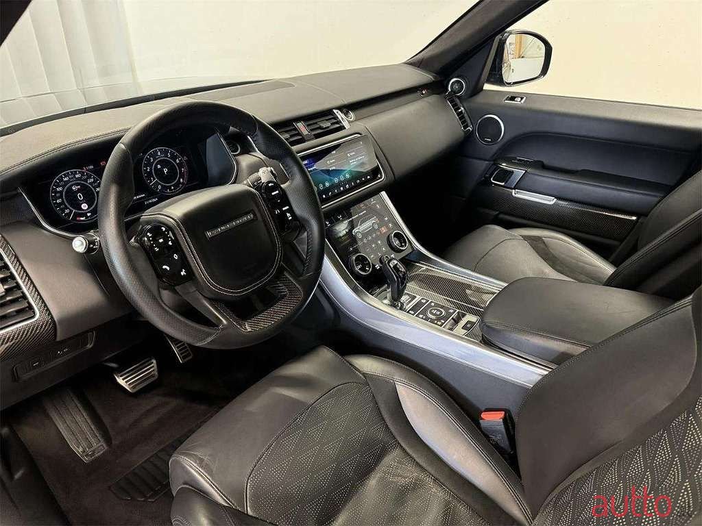 2018' Land Rover Range Rover Sport photo #6