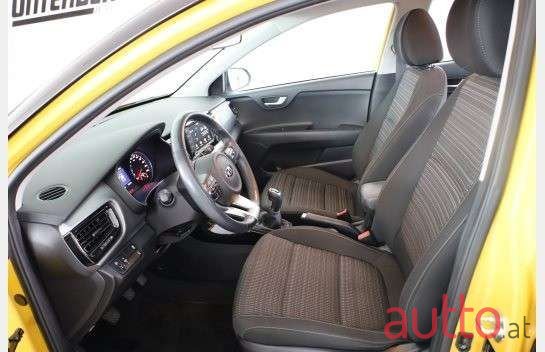 2020' Kia Stonic photo #5