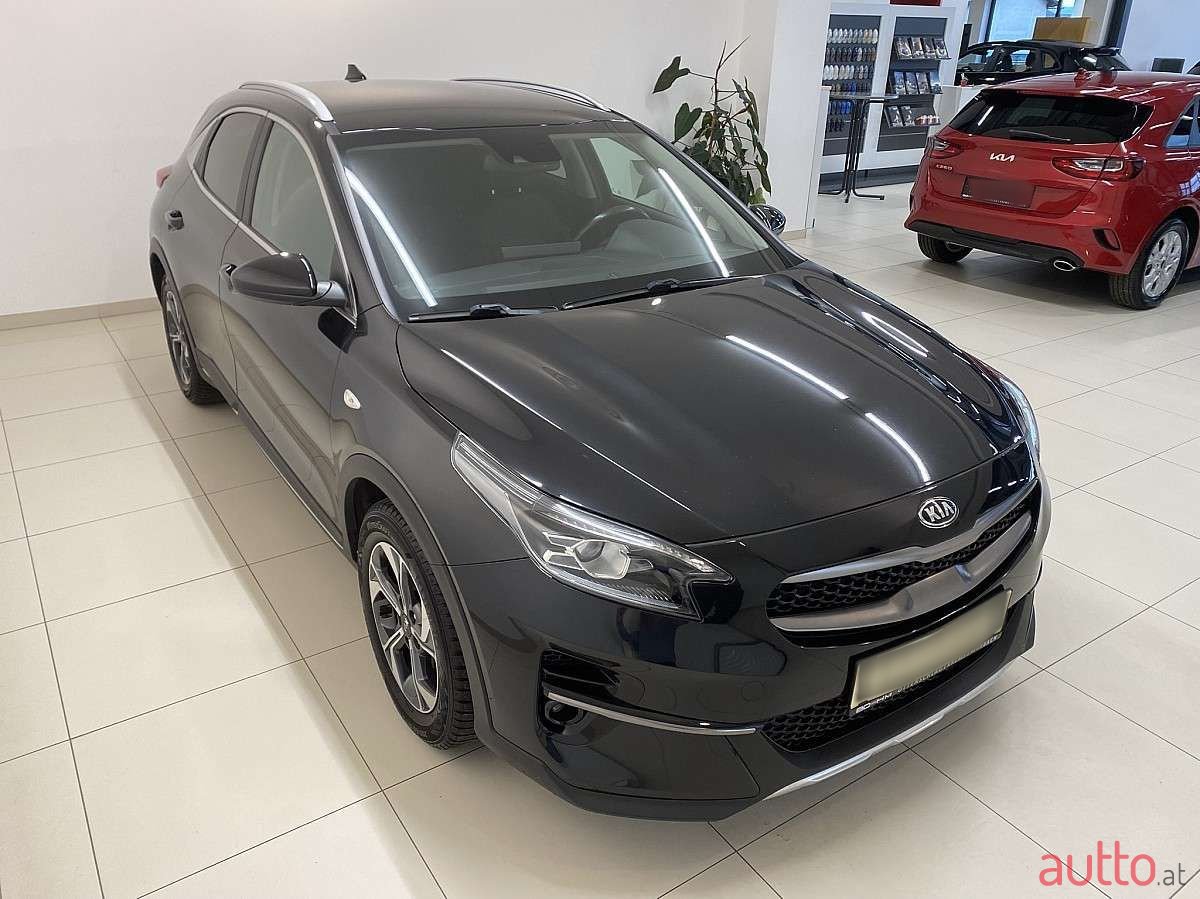 2019' Kia XCeed photo #6