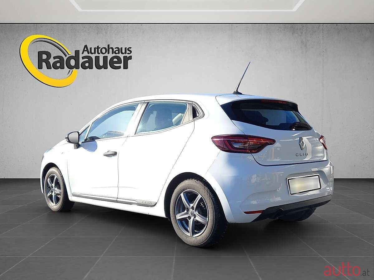 2020' Renault Clio photo #3