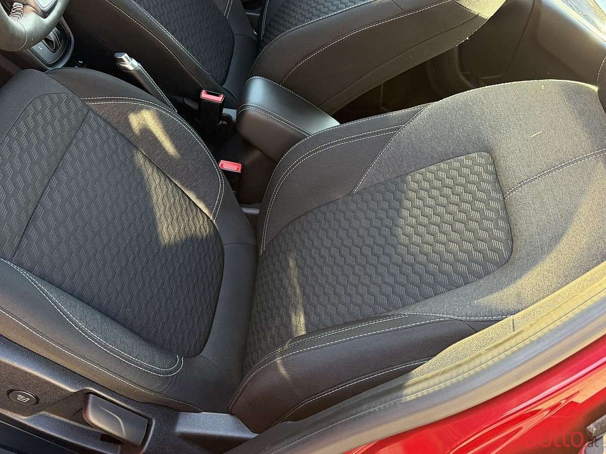 2020' Ford Puma photo #6