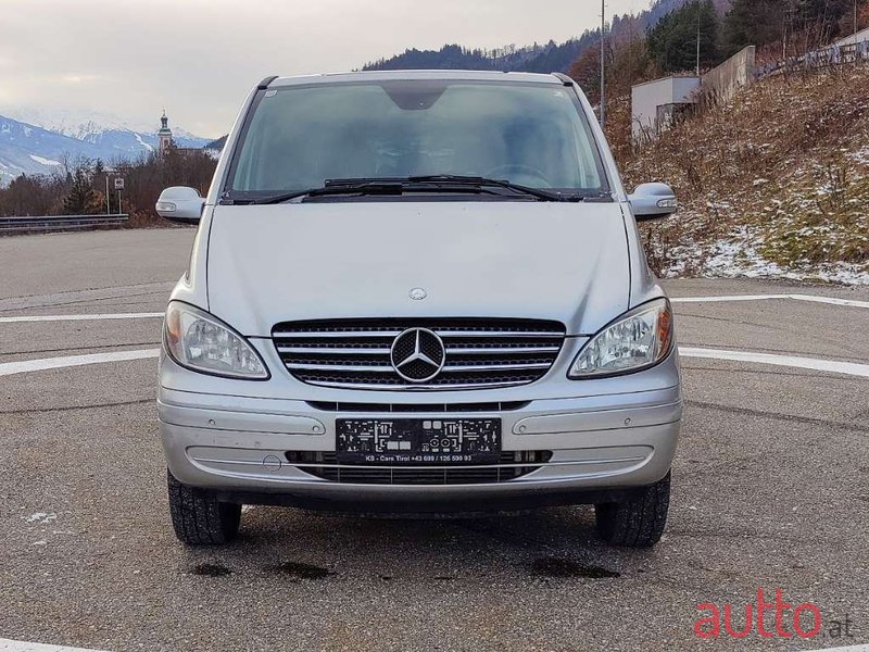 2009' Mercedes-Benz Viano photo #4