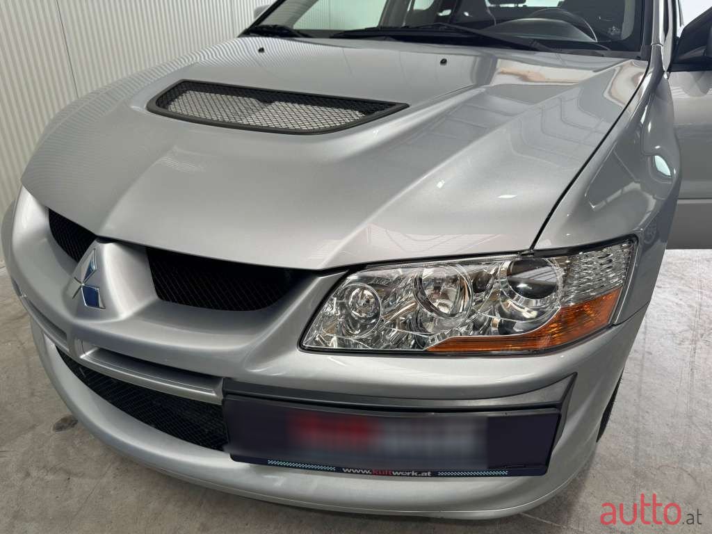 2004' Mitsubishi Lancer photo #3