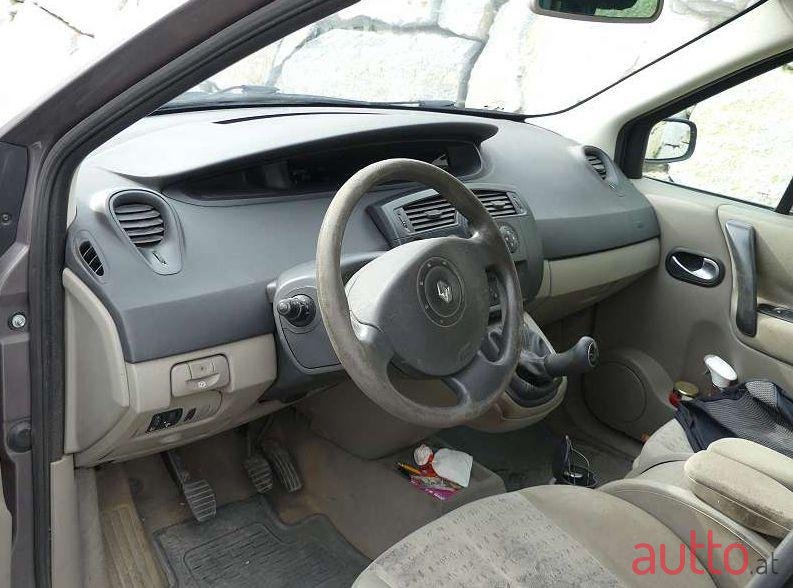 2005' Renault Scenic photo #2