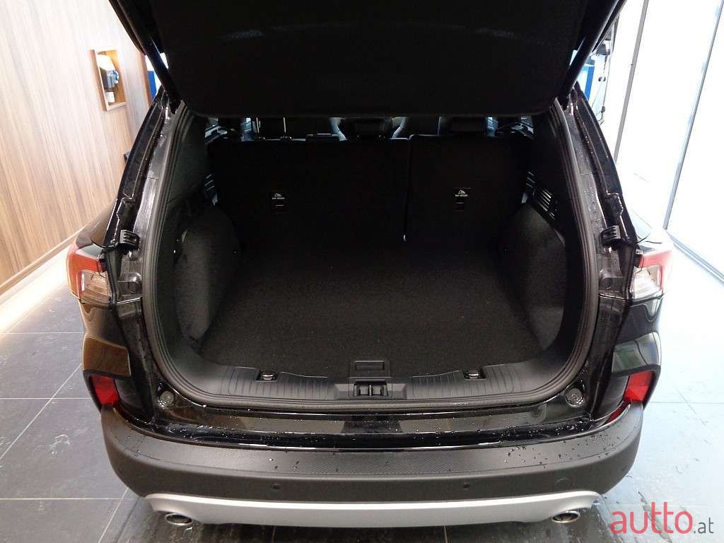 2022' Ford Kuga photo #4