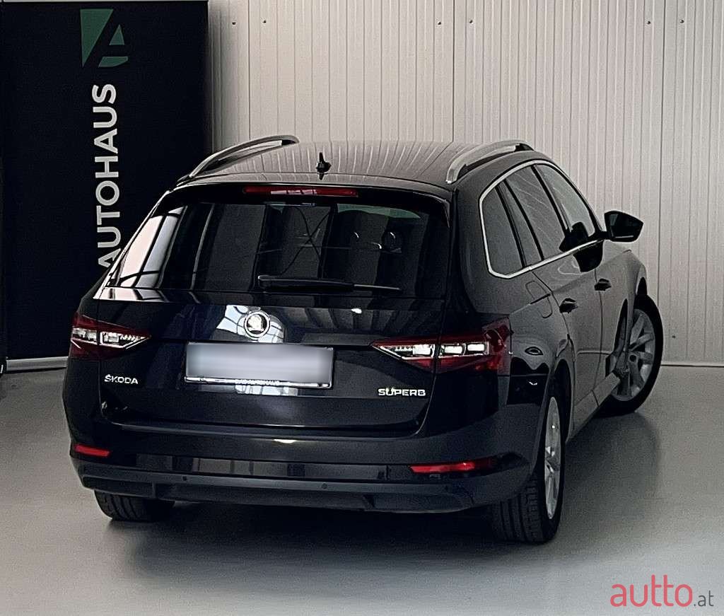 2019' Skoda Superb photo #3