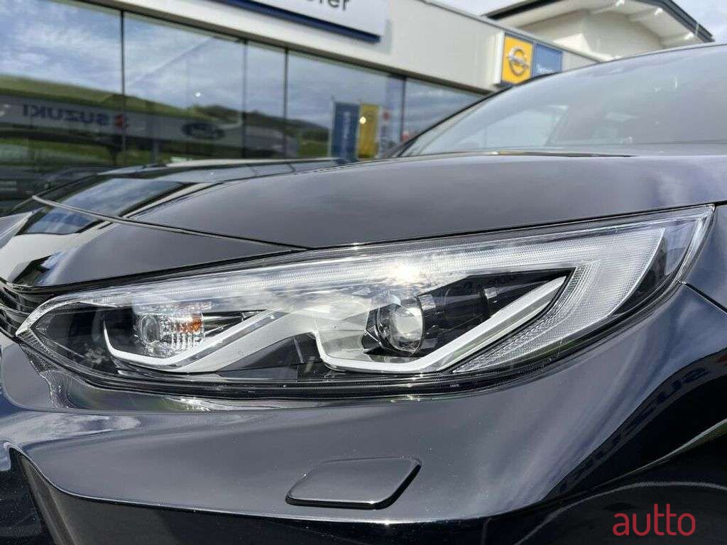 2022' Suzuki Across photo #2