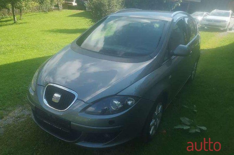 2008' SEAT Altea Xl photo #1