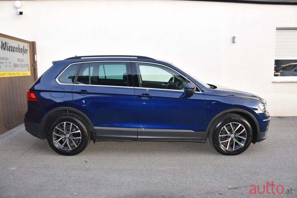 2018' Volkswagen Tiguan photo #3