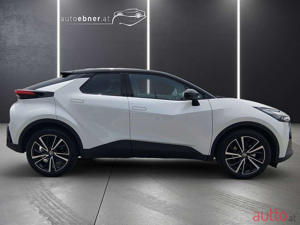 2024' Toyota C-HR photo #4