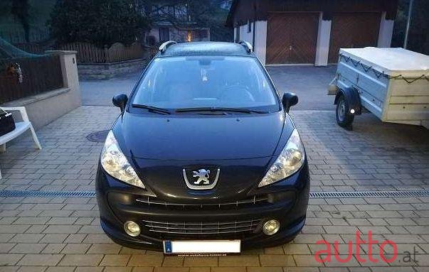 2009' Peugeot 207 photo #2