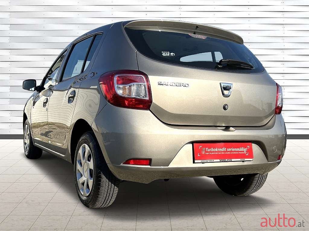 2015' Dacia Sandero photo #4