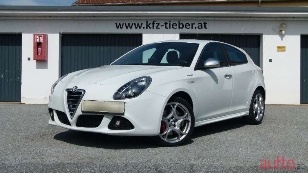 2014' Alfa Romeo Giulietta photo #1