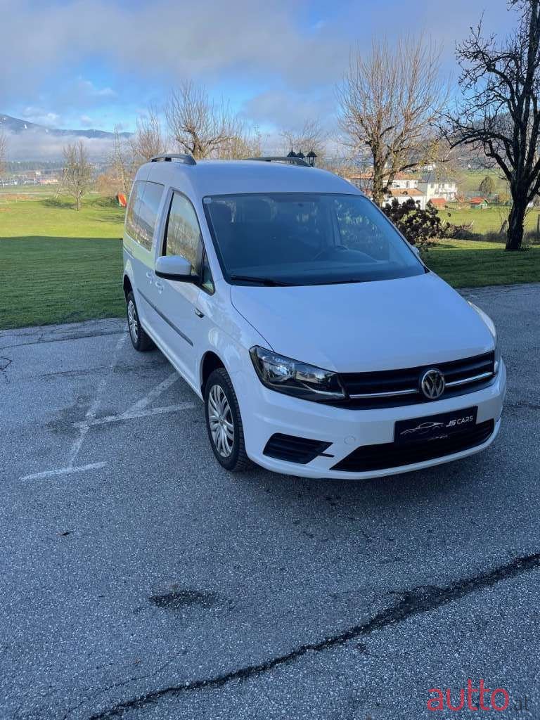 2017' Volkswagen Caddy photo #2